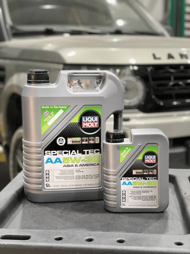 LIQUI MOLY Special Tec AA 5W30 is an engine oil designed for American and Asian cars. It fits many Toyota and Chevrolet